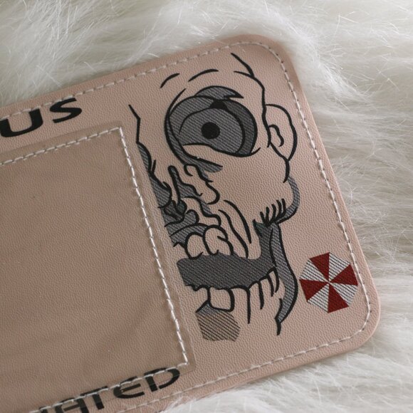 Resident Evil Zombie Vaccination Card Holder - Cream Color - NWT - Picture 3 of 5